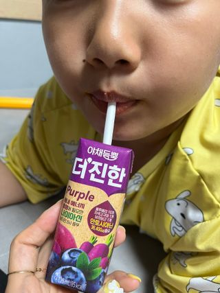 [롯데칠성] 야채듬뿍 더'진한 [롯데칠성] 야채는 이제 COLORFULL! 야채듬뿍  더 진한 레드 4개 +퍼플 4개 (총 8개) — 5점을 준 리뷰어가 2023년 6월 올린 사용 사진