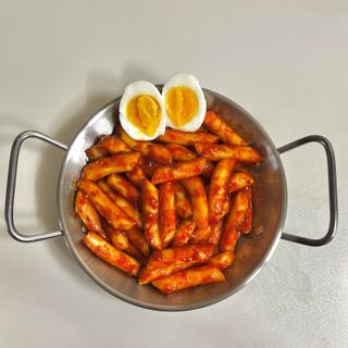 [푸딩팩토리] 떡볶이 베스트 2종_옛날 국물떡볶이 570g / 할매 기름 떡볶이  570g — 5점을 준 리뷰어가 2022년 5월 올린 사용 사진