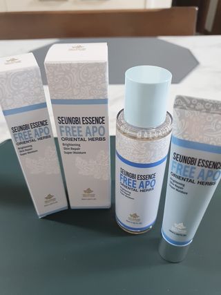 조아산코스메틱 승비 에센스 프리아포 오리엔탈 허브 크림 + 승비 에센스 프리아포 오리엔탈 허브 스킨 SET — 5점을 준 리뷰어가 2021년 11월 올린 사용 사진