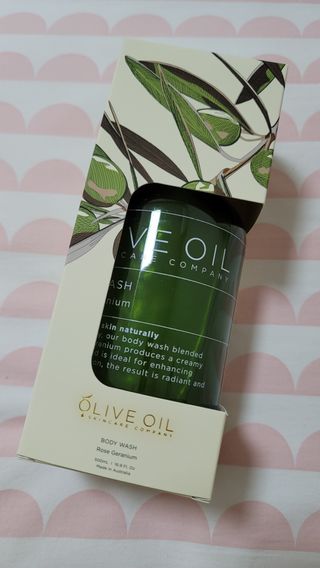 올리브 오일 스킨케어 컴퍼니 [OOSC] 향기로운 보습 로즈 제라늄 바디워시 500ml — 4.5점을 준 리뷰어가 2021년 5월 올린 사용 사진