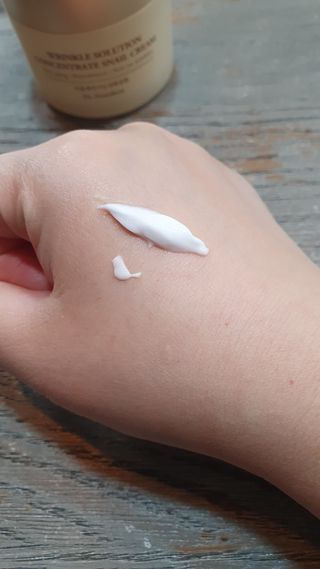 Dr.느루벗 느루벗 링클 솔루션 콘센트레이트 스네일 탄력 달팽이 크림 80g — 3점을 준 리뷰어가 2021년 1월 올린 사용 사진