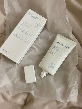 보타니티 촉촉수분자차 아쿠아핏 선 에센스 50ml + 보송톤업자차 징크 선 로션 50ml SPF50+ PA++++ (4/25) — 3.5점을 준 리뷰어가 2022년 4월 올린 사용 사진