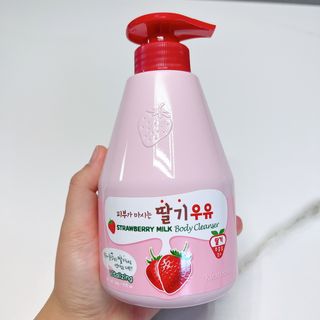 [과일나라] 피부가 마시는 딸기우유 바디클렌저&바디로션 — 5점을 준 리뷰어가 2022년 2월 올린 사용 사진