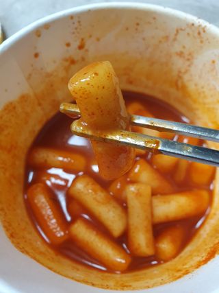 추억의 국민학교 떡볶이 국떡 컵볶이 선물박스 — 4점을 준 리뷰어가 2022년 1월 올린 사용 사진