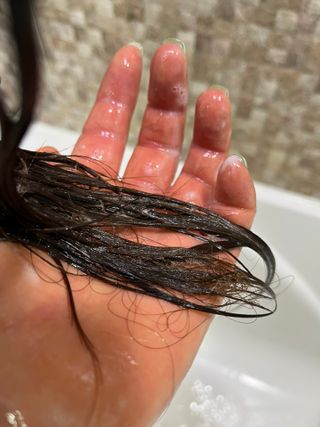 와프랩 운동하는 여성을 위한 더블유 극손상 모발 개선 머리영양제 트리트먼트 — 5점을 준 리뷰어가 2022년 3월 올린 사용 사진