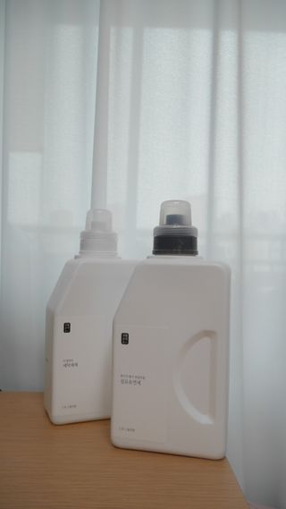 [생활공작소] 섬유유연제 + 세탁세제 1.5L 릴리향 — 5점을 준 리뷰어가 2021년 2월 올린 사용 사진