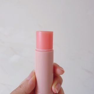 바르는뷰티 데생멀티밤 식물유래성분 97 저분자콜라겐 피부수분 미백 주름개선 멀티밤스틱 — 4점을 준 리뷰어가 2021년 11월 올린 사용 사진