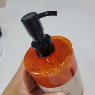 아소윤 기분좋은 향기 부드러운 거품 스파맨션 바디클렌져 5종 중 택1 + 마리아띠 샴푸두피볼 3종 중 1 랜덤발송 — 5점을 준 리뷰어가 2021년 8월 올린 사용 사진
