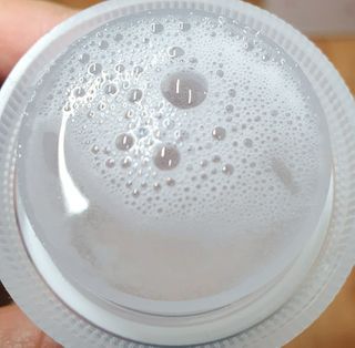 [생활공작소] 섬유유연제 + 세탁세제 1.5L 릴리향 — 5점을 준 리뷰어가 2021년 2월 올린 사용 사진