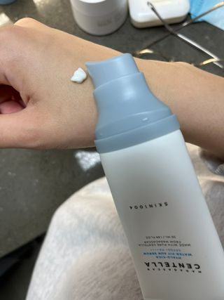 [스킨1004] 마다가스카르 센텔라 히알루-시카 워터핏 선세럼 50ml — 5점을 준 리뷰어가 2024년 5월 올린 사용 사진