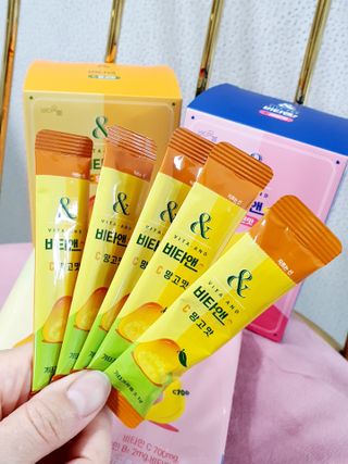 비타앤C 레몬맛, 망고맛 — 5점을 준 리뷰어가 2021년 5월 올린 사용 사진