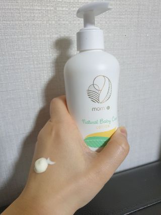 mom e 맘이 내추럴 베이비 케어 샴푸앤바스+로션 — 5점을 준 리뷰어가 2021년 2월 올린 사용 사진