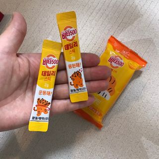 광동생활건강 [광동] 비타500데일리스틱  ★빼빼로데이★ 30포+70포+ 뚱랑이스티커+빼빼로+쇼핑백 — 5점을 준 리뷰어가 2022년 11월 올린 사용 사진