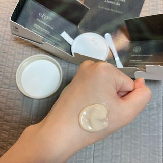 카오리온코스메틱스 사카로미세스와 시카의 만남        릴리피 릴렉싱 크림 진정한 탄력을 경험해보세요 — 4점을 준 리뷰어가 2021년 7월 올린 사용 사진