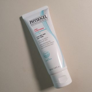 피지오겔 레드수딩 시카밸런스 크림 50ml — 5점을 준 리뷰어가 2022년 4월 올린 사용 사진