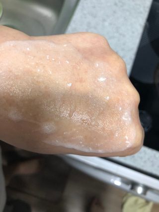 큐템 아쿠아콜라겐 바디필링 — 5점을 준 리뷰어가 2021년 3월 올린 사용 사진