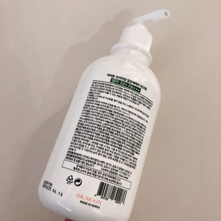 [닥터문] 프리미엄 알로에베라 선크림 500ml — 5점을 준 리뷰어가 2022년 6월 올린 사용 사진