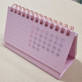 리훈 2024년달력 언더모니터 미니 탁상달력 — 5점을 준 리뷰어가 2023년 9월 올린 사용 사진
