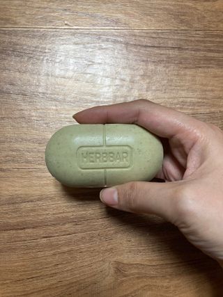제이제이바이오 허브마사지바 올인원 알약비누 — 4.5점을 준 리뷰어가 2022년 4월 올린 사용 사진