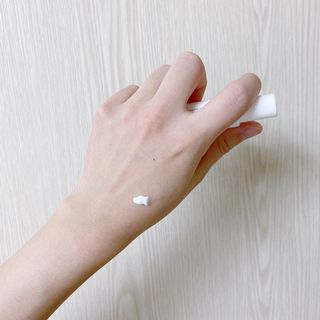 이엔코스 알부틴 알파 화이트닝크림 — 4점을 준 리뷰어가 2021년 2월 올린 사용 사진