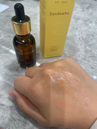 스킨큐어 산다화 비타민c 화이트닝 에센스 30ml — 5점을 준 리뷰어가 2024년 1월 올린 사용 사진