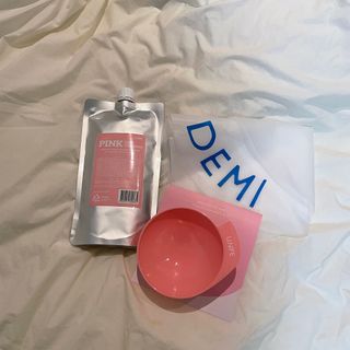[유니프] 헤어 샤이니 핑크 컬러 트리트먼트 500g — 5점을 준 리뷰어가 2023년 11월 올린 사용 사진