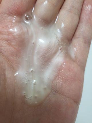 프리마인 더이상 뻣뻣하고 효과없는 탈모샴푸는 NO. 근본부터 케어하는 셀베이스 그린티샴푸(500ml) — 5점을 준 리뷰어가 2023년 3월 올린 사용 사진
