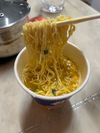 NISSIN 닛신 컵누들  4종 - 씨푸드오리지날, 씨푸드 스파이시, 씨푸드 커리, 씨푸드 XO소스 — 3.5점을 준 리뷰어가 2022년 11월 올린 사용 사진