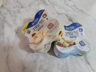 매일바이오 그릭요거트 오리지널 플레인 4개, 로스터리 커피믹스 4개 — 5점을 준 리뷰어가 2021년 12월 올린 사용 사진