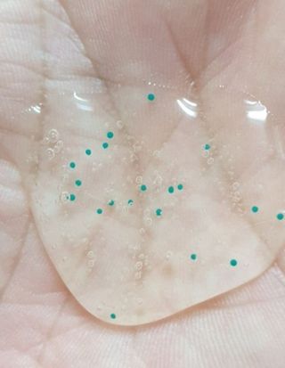 모두발라 마이크로 비타캡슐 탈모샴푸 — 5점을 준 리뷰어가 2022년 1월 올린 사용 사진