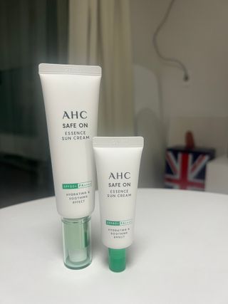 [AHC] 세이프온 에센스 선크림 올리브영 스페셜 증정 기획세트 — 5점을 준 리뷰어가 2022년 6월 올린 사용 사진