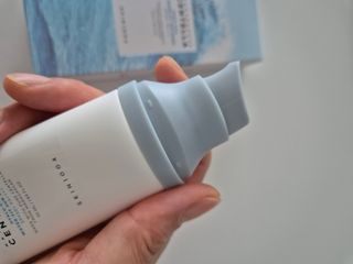 [스킨1004] 마다가스카르 센텔라 히알루-시카 워터핏 선세럼 50ml — 5점을 준 리뷰어가 2024년 5월 올린 사용 사진