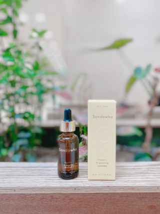 스킨큐어 산다화 비타민c 화이트닝 에센스 30ml — 5점을 준 리뷰어가 2021년 8월 올린 사용 사진