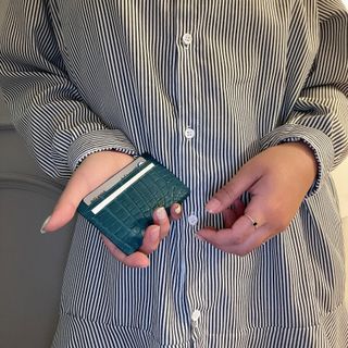 헤임달 Glossy 악어가죽 카드지갑 — 4점을 준 리뷰어가 2021년 5월 올린 사용 사진