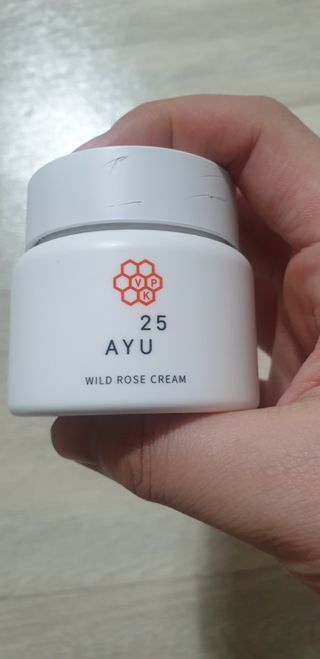 AYU25[아유트웬티파이브]다마스크로즈워터 베이스 천연 수분 촉촉 크림 — 4점을 준 리뷰어가 2021년 4월 올린 사용 사진