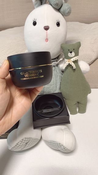 오투에니원 갈락토미세스 비타민 C 프리미엄 블랙스완 크림 50g — 5점을 준 리뷰어가 2023년 1월 올린 사용 사진