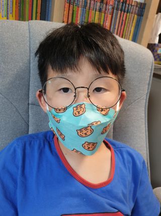 [숨그림]  덴탈마스크 짱구 우리아이 그리고 내가 쓰는 믿을수있는 케릭터 마스크  16종 — 4점을 준 리뷰어가 2021년 10월 올린 사용 사진