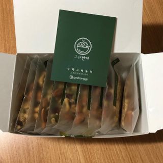 [그래한끼] 무설탕/저당 시리얼타입 수제그래놀라 (40gX10개) — 5점을 준 리뷰어가 2022년 7월 올린 사용 사진