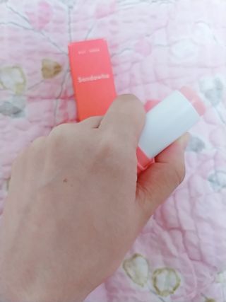 스킨큐어 산다화 카멜리아 안티 링클 멀티밤 — 5점을 준 리뷰어가 2023년 10월 올린 사용 사진