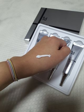 아이디플라코스메틱 아이디 브이로직 플러스 크림 15ml X 4EA — 5점을 준 리뷰어가 2022년 1월 올린 사용 사진
