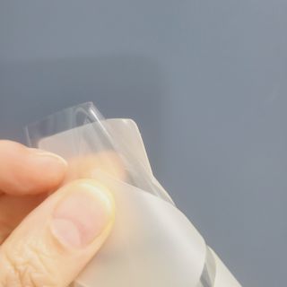[큐어반H 커팅] 간편하게 떼서 쓰는 자외선차단 습윤밴드 (1팩/30매입) — 5점을 준 리뷰어가 2022년 12월 올린 사용 사진