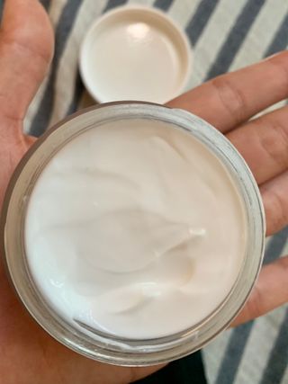 산수시 아쿠아 베네핏 24h 수부지 물광 속건조 수분크림 50ml — 5점을 준 리뷰어가 2021년 7월 올린 사용 사진
