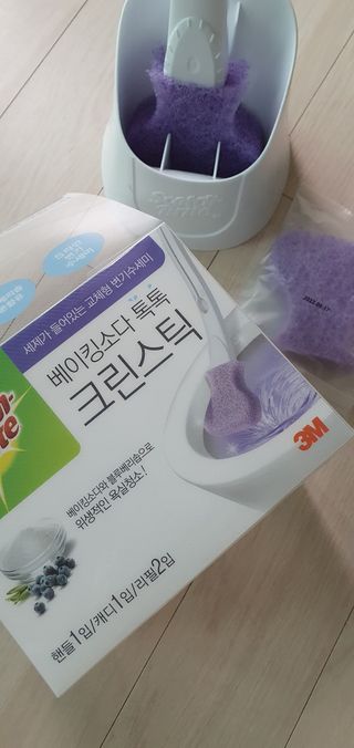 3M 스카치브라이트 크린스틱 베이킹소다 핸들 + 리필 2입 + 캐디 — 5점을 준 리뷰어가 2023년 5월 올린 사용 사진