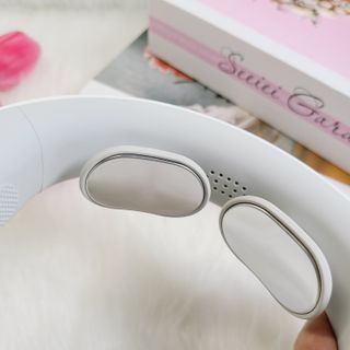 멜리언스 목 마사지기 — 5점을 준 리뷰어가 2022년 2월 올린 사용 사진