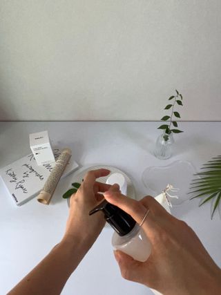 씽크바이오 히알루론 에센스 에어볼 28ea/ 부스팅 세럼 250ml 2종 세트 — 5점을 준 리뷰어가 2022년 8월 올린 사용 사진