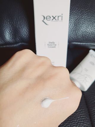 렉스리 데일리 톤업 크림 Rexri Daily Tone Up Cream — 5점을 준 리뷰어가 2022년 8월 올린 사용 사진