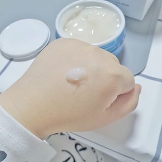 비엠비코 퀸79 노블 골드 아쿠아 크림 — 5점을 준 리뷰어가 2021년 3월 올린 사용 사진