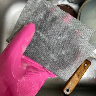 [생활공작소] 일회용 수세미 미니_그레이 60매 x 3입 — 5점을 준 리뷰어가 2021년 3월 올린 사용 사진