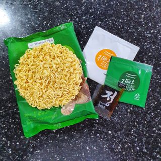 [풀무원] 자연은맛있다 정면, 백면, 홍면  세트 — 5점을 준 리뷰어가 2021년 4월 올린 사용 사진