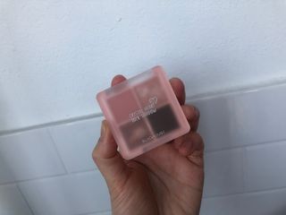 [블랙루즈] 크리스탈 하트 락 섀도우 4종 중 택1 — 5점을 준 리뷰어가 2021년 1월 올린 사용 사진